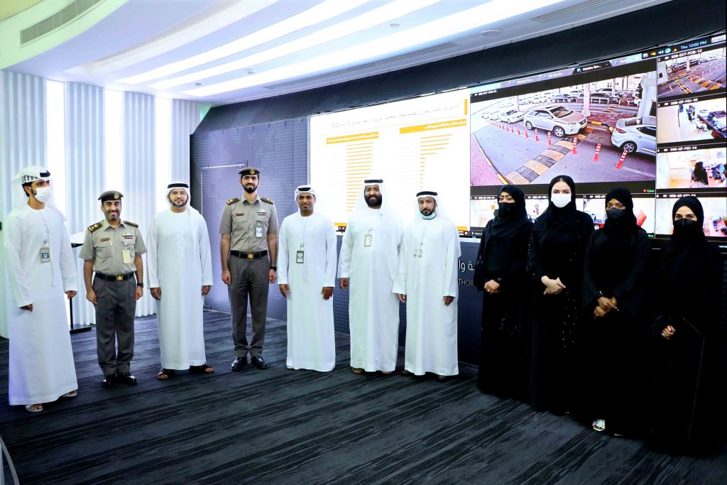 A delegation from Abu Dhabi Residency visits the operations centre of “Identity and Citizenship”