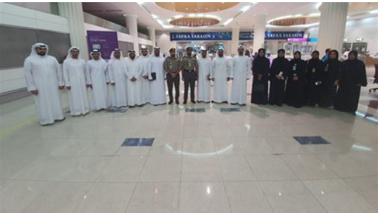 طلبة أكاديمية الإمارات للهوية والجنسية يزورون مطار دبي الدولي