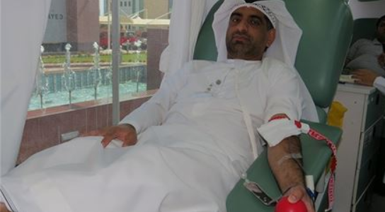 موظفو مركز الفجيرة يشاركون في حملة للتبرع بالدم
