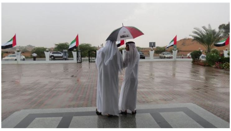 Ras Al Khaimah Center Organizes an Initiative to protect its customers from rains