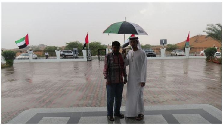 Ras Al Khaimah Center Organizes an Initiative to protect its customers from rains