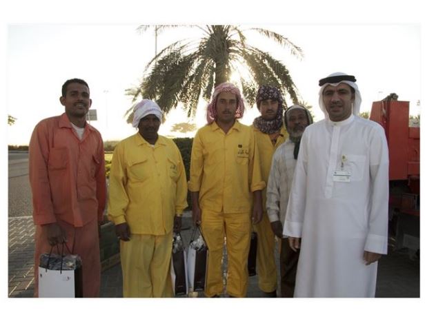 Emirates ID’s registration centers honor services employees in response to Mohammed Bin Rashid’s initiative