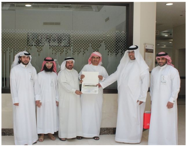 Al Sharjah Registration Center honors 2 of its employees