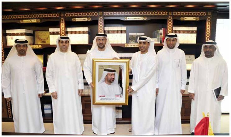 Emarat Alyoum honors Emirates ID Director General as part of its “Person of the Month” award