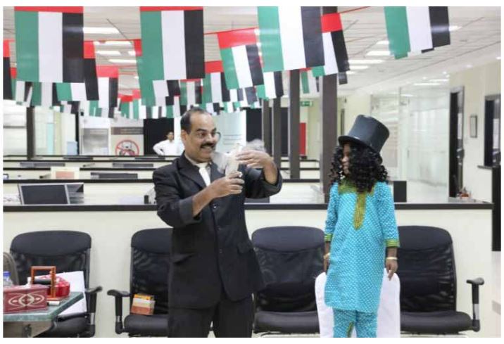 Musaffah Center Celebrates National Day with children, police music and “Anqash”