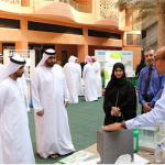 Dr. Al Ghafli visits several stands in UAE Innovation Week 2016-thumb