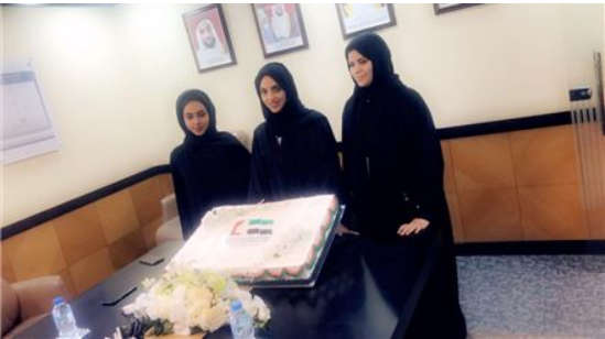 مركز العين يحتفل بيوم المرأة الإماراتية
