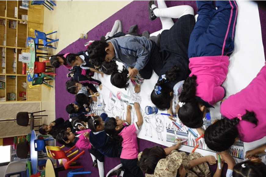 مركز رأس الخيمة يشارك روضة الروابي احتفالها بيوم الطفل العالمي