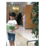 وفدٌ من مركز الشارقة يزور الأطفال بمستشفى الجامعة تفاعلاً مع يوم الطفل الإماراتي-thumb