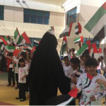 مركزا غياثي ومدينة زايد يشاركان الدوائر الحكومية في المنطقة الغربية احتفالاتها بيوم العلم-thumb