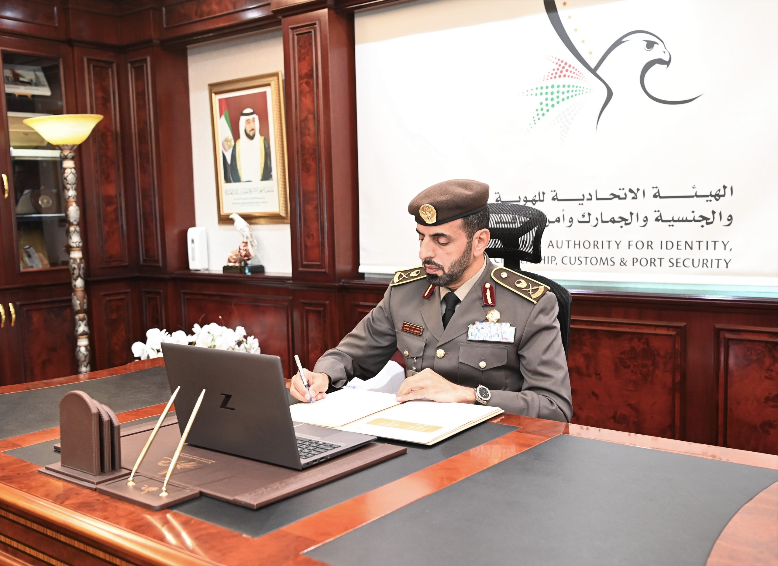 الهوية والجنسية الجمارك وأمن المنافذ وجامعة أبوظبي توقعان اتفاقية تعاون
