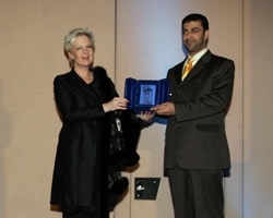 Excellence Award for Emirates ID Acting General Manager
