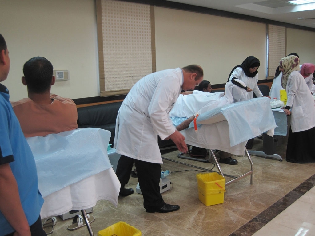 Fujairah Registration Center’s employees participate in blood donation campaign