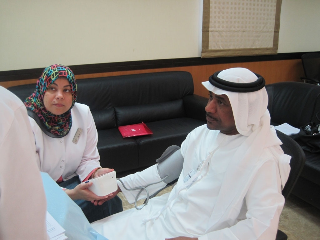 Fujairah Registration Center’s employees participate in blood donation campaign