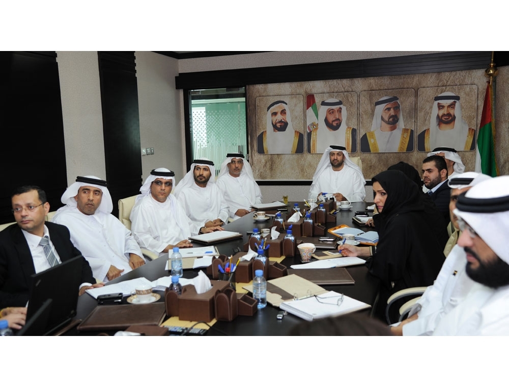 Emirates ID’s Higher Management Committee discusses Guide to Quality Government Services