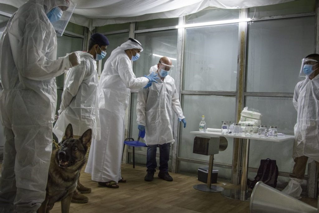 مجلة “Nature” العالمية تنشر دراسة الإمارات حول استخدام الكلاب الجمركية في كشف “كوفيد-19”