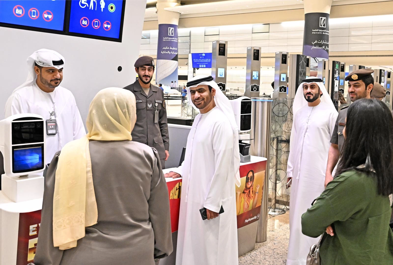 مدير عام المنافذ يتفقد سير العمل في المنافذ الجوية والبرية بالدولة خلال عطلة عيد الأضحى