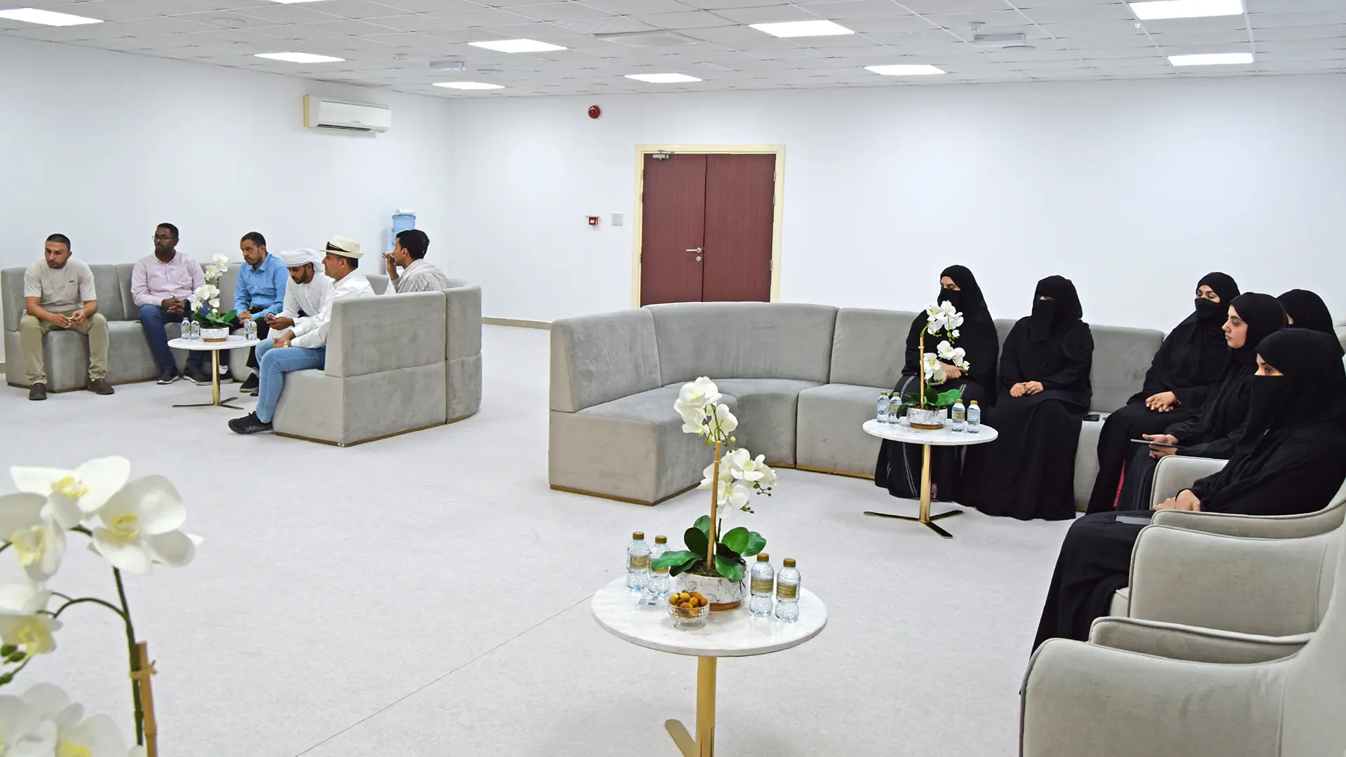 مركز سعادة المتعاملين – الظفرة يعقد مجلس المتعاملين بعنوان “صوتكم يصنع الفرق”