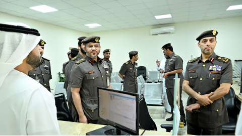 “الهوية وشؤون الأجانب – أبوظبي” تتفقد سير العمل بمراكز سعادة المتعاملين بالعين