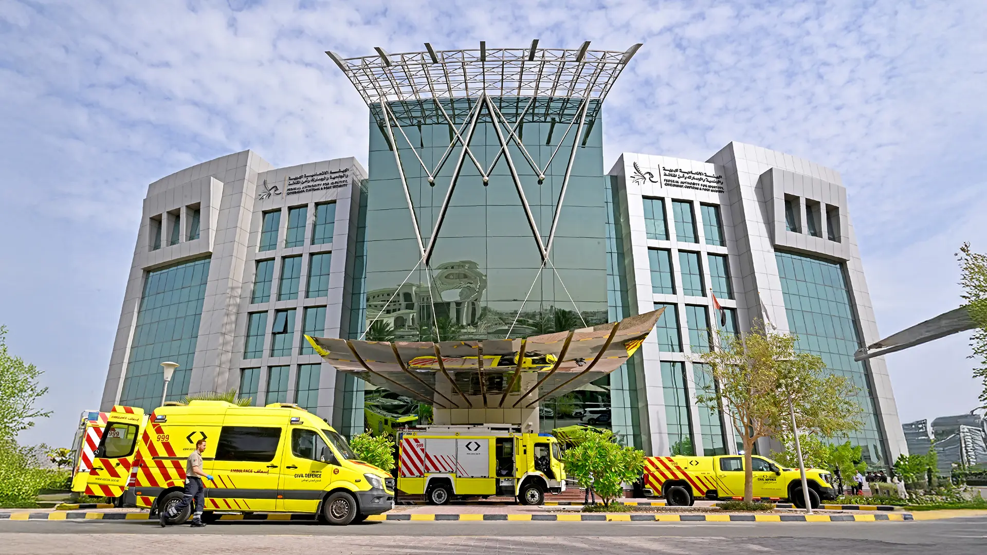 “الهوية والجنسية والجمارك وأمن المنافذ” تنفذ تجربة إخلاء وهمي ناجحة لمبنى خليفة