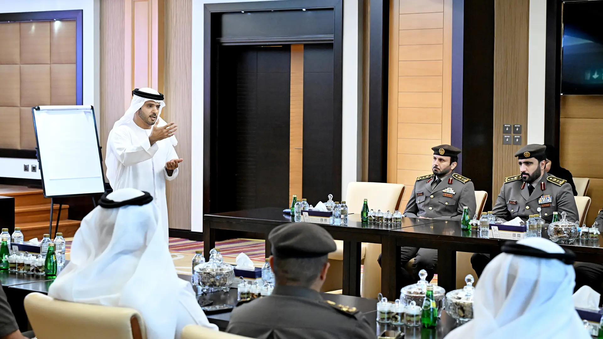 “الهوية والجنسية” تعقد ورشة لمديري العموم والمديرين التنفيذيين ومديري الإدارات حول تصفير البيروقراطية