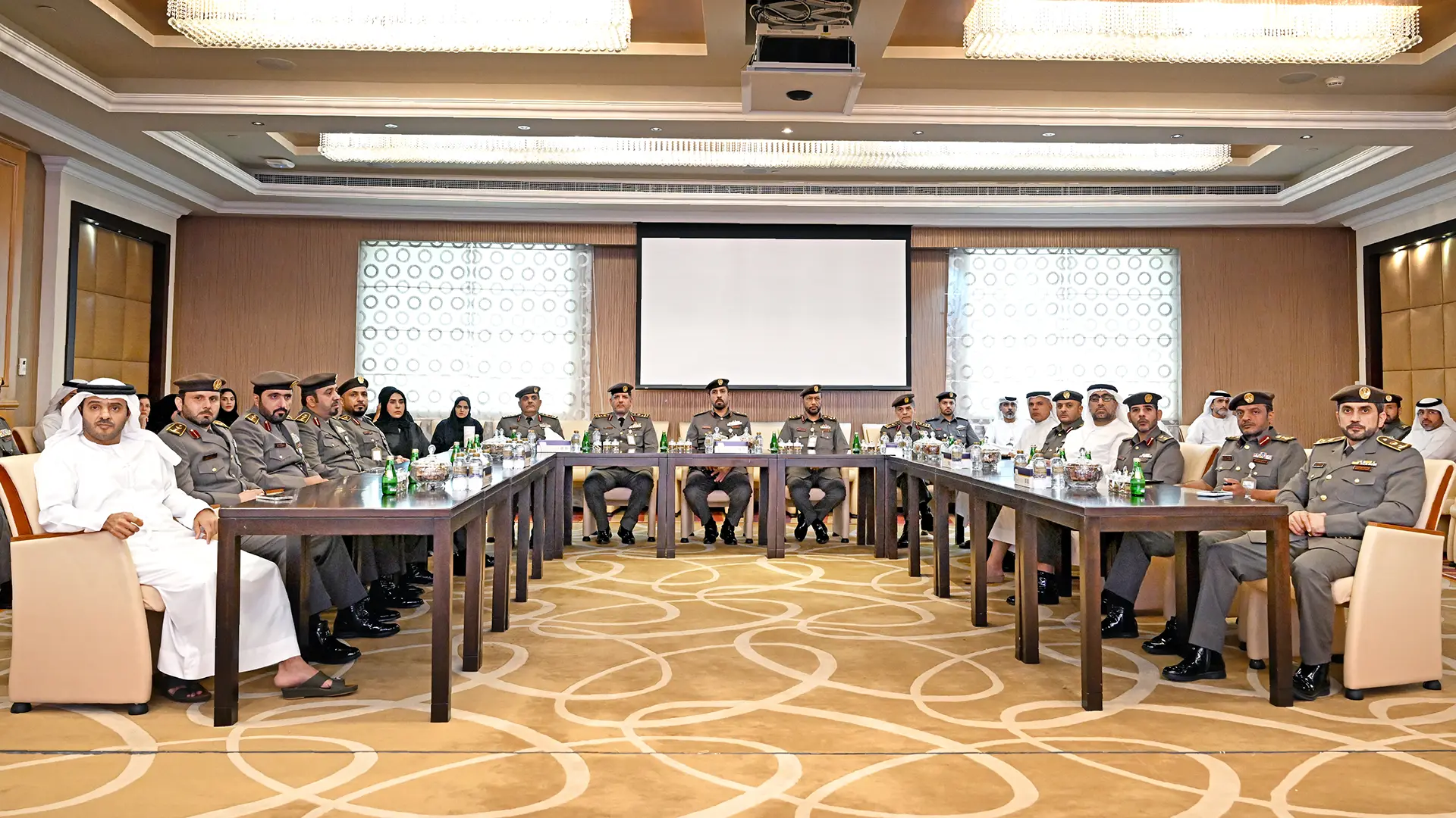 “الهوية والجنسية” تعقد ورشة لمديري العموم والمديرين التنفيذيين ومديري الإدارات حول تصفير البيروقراطية