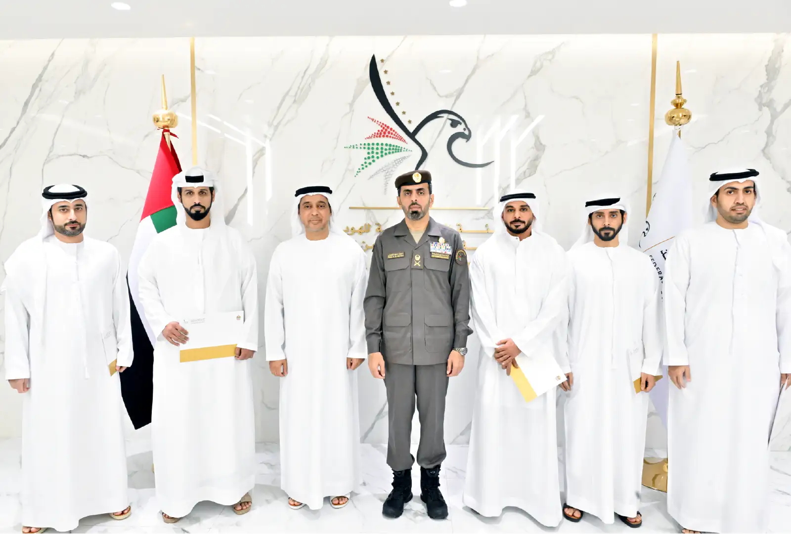 الهيئة تكرم الموظفين المتميزين بالمركز الوطني للاستعلام المبكر