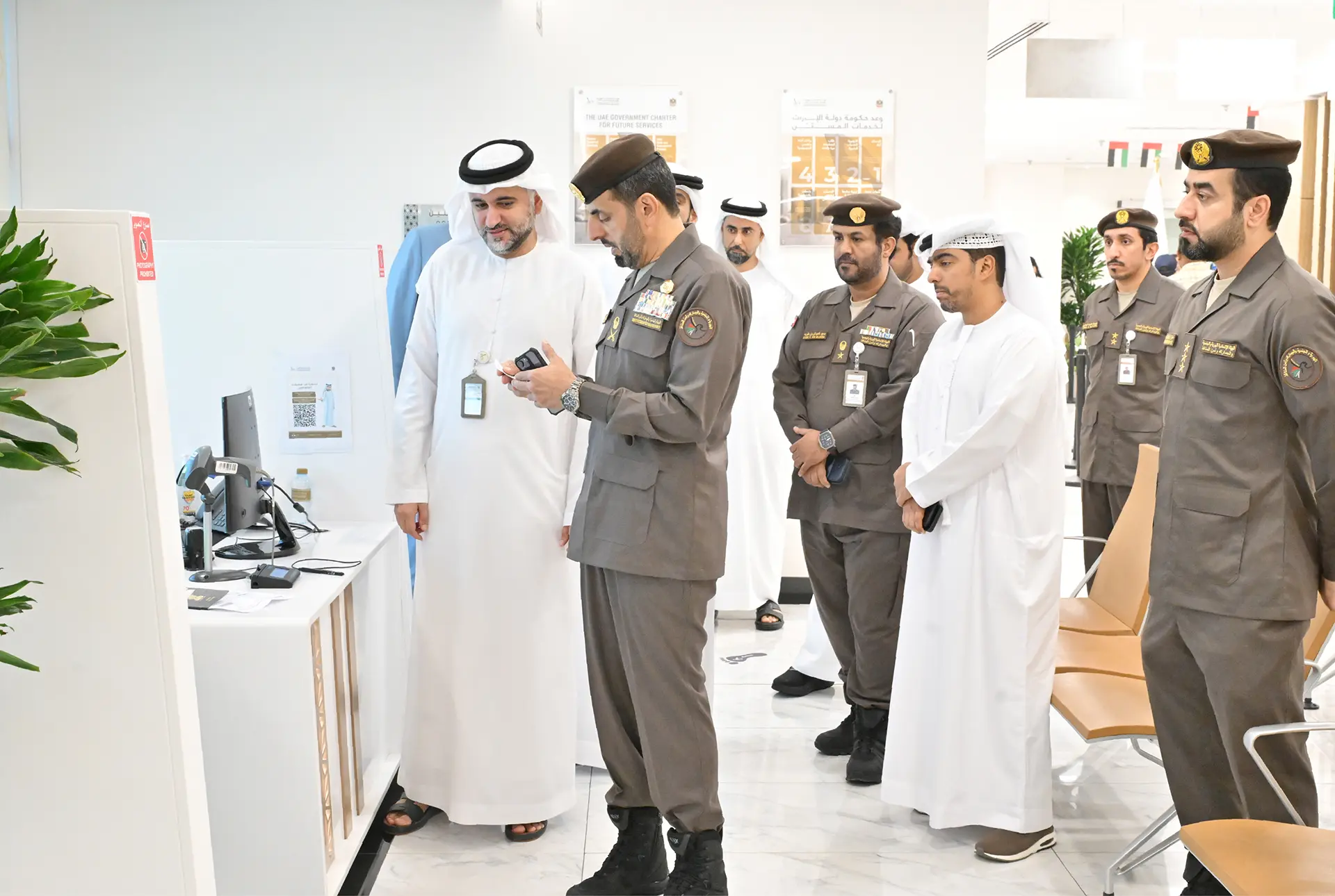 مدير عام الهيئة يتفقد مركزي سعادة المتعاملين – اليلايس والغزال