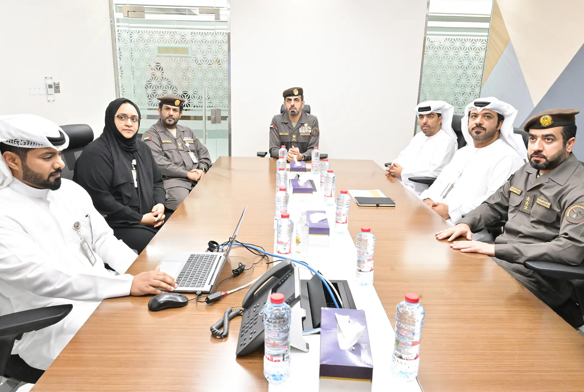 مدير عام الهيئة يتفقد مركزي سعادة المتعاملين – اليلايس والغزال