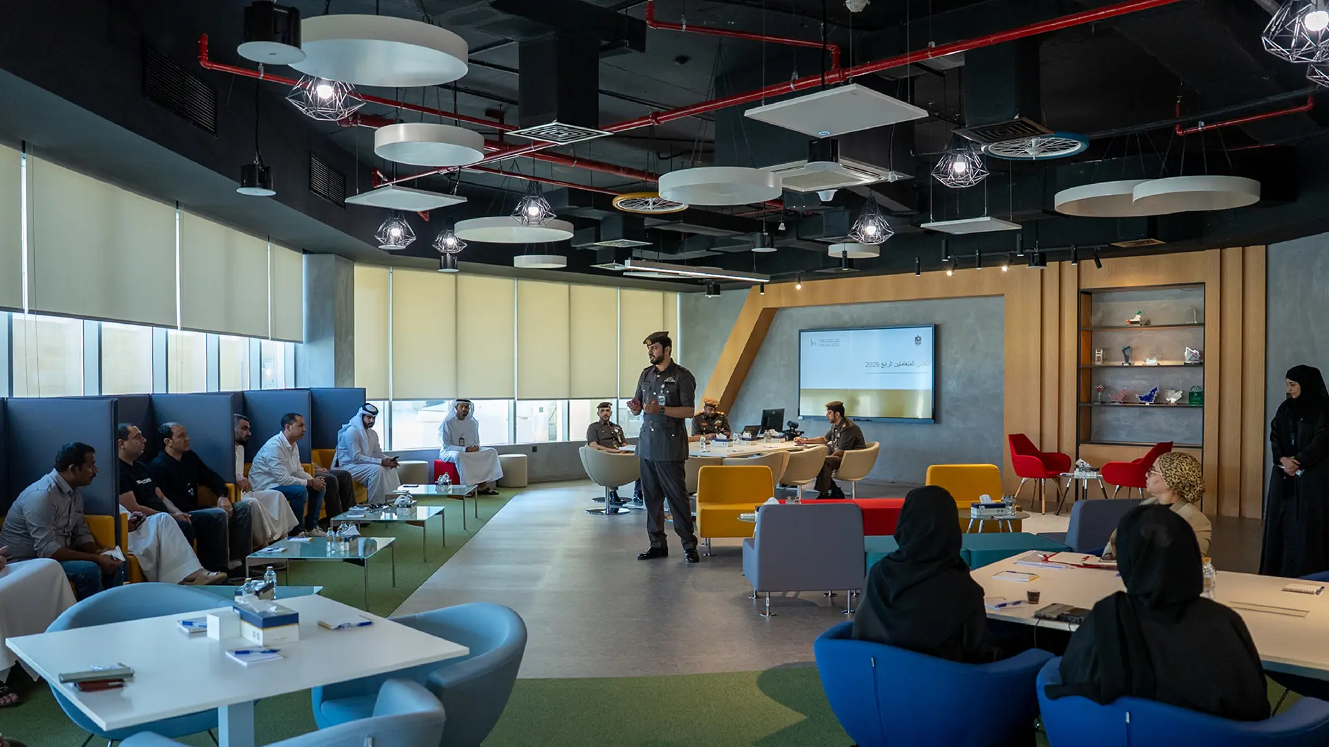 “Identity and Alien Affairs – Umm Al Quwain” organizes the 4th Customer Council of 2025The General Directorate of Identity and Foreigners Affairs – Umm Al Quwain, under the Federal Authority for Identity, Citizenship, Customs & Port Security (ICP), organized the fourth Customer Council of 2025 on Wednesday, 12 November 2025, at the Directorate’s headquarters in Umm Al Quwain. The event was attended by a number of customers, including citizens, residents, and employees.