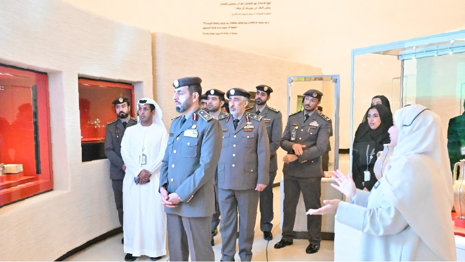 وفد “الهوية والجنسية” يزور متحف زايد الوطني