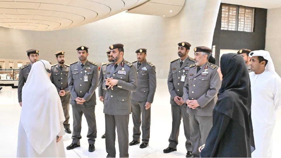 وفد “الهوية والجنسية” يزور متحف زايد الوطني