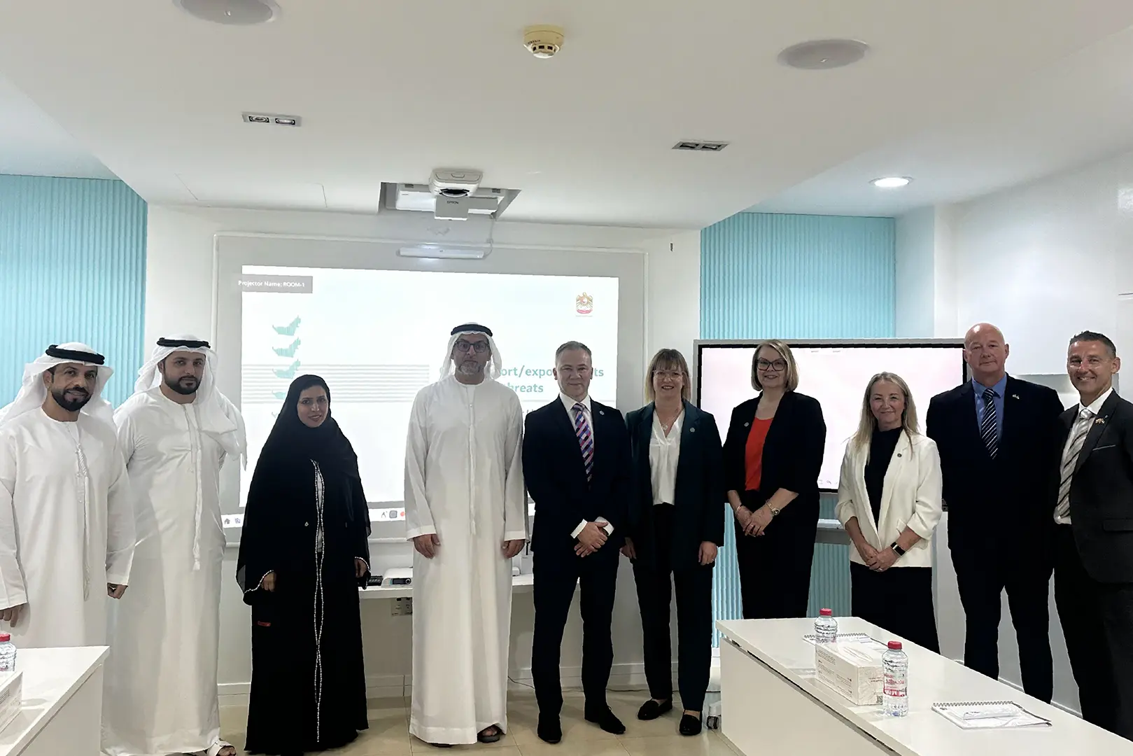 الهيئة تعقد جلسة حوارية مع سلطة الإيرادات والجمارك البريطانية