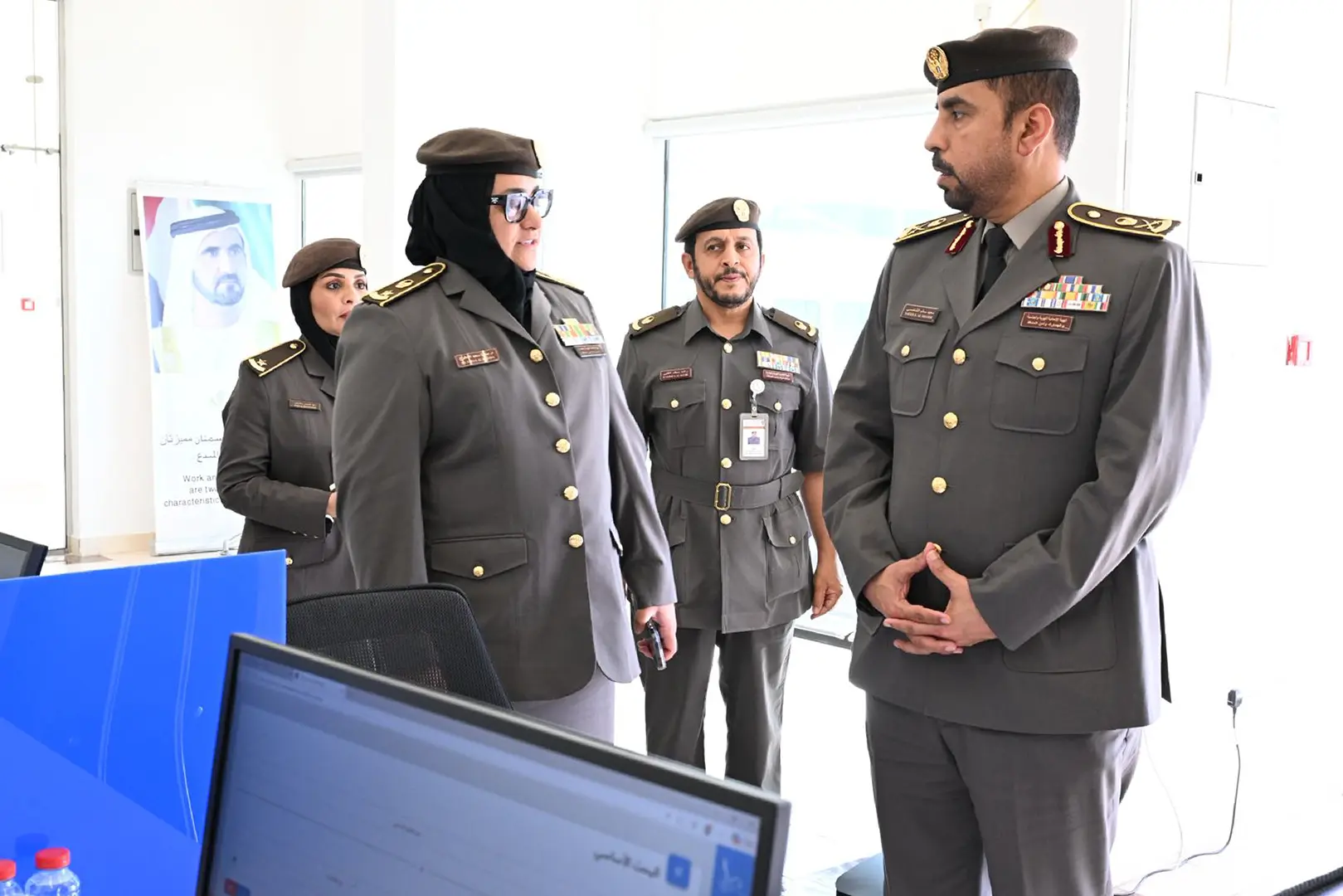 مدير عام الهوية وشؤون الأجانب يتفقد فرع الليسيلي بدبي