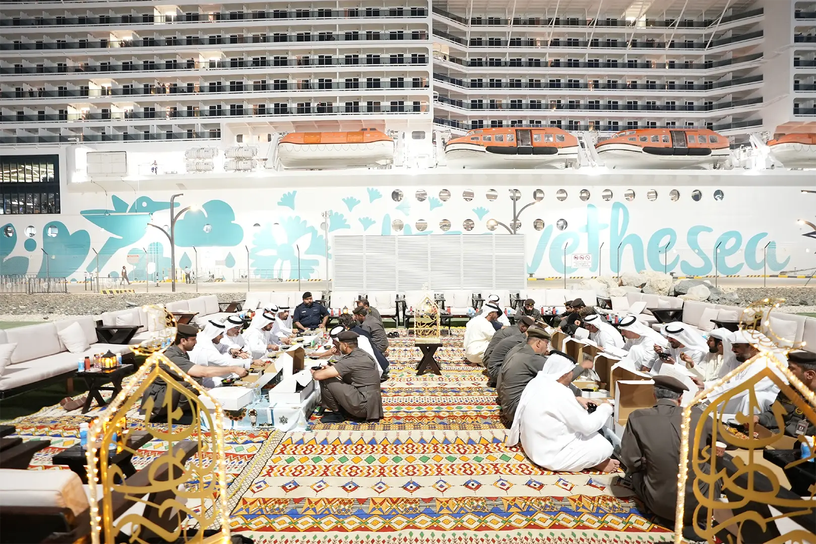 مدير عام المنافذ يتفقد العمليات التشغيلية بميناء زايد