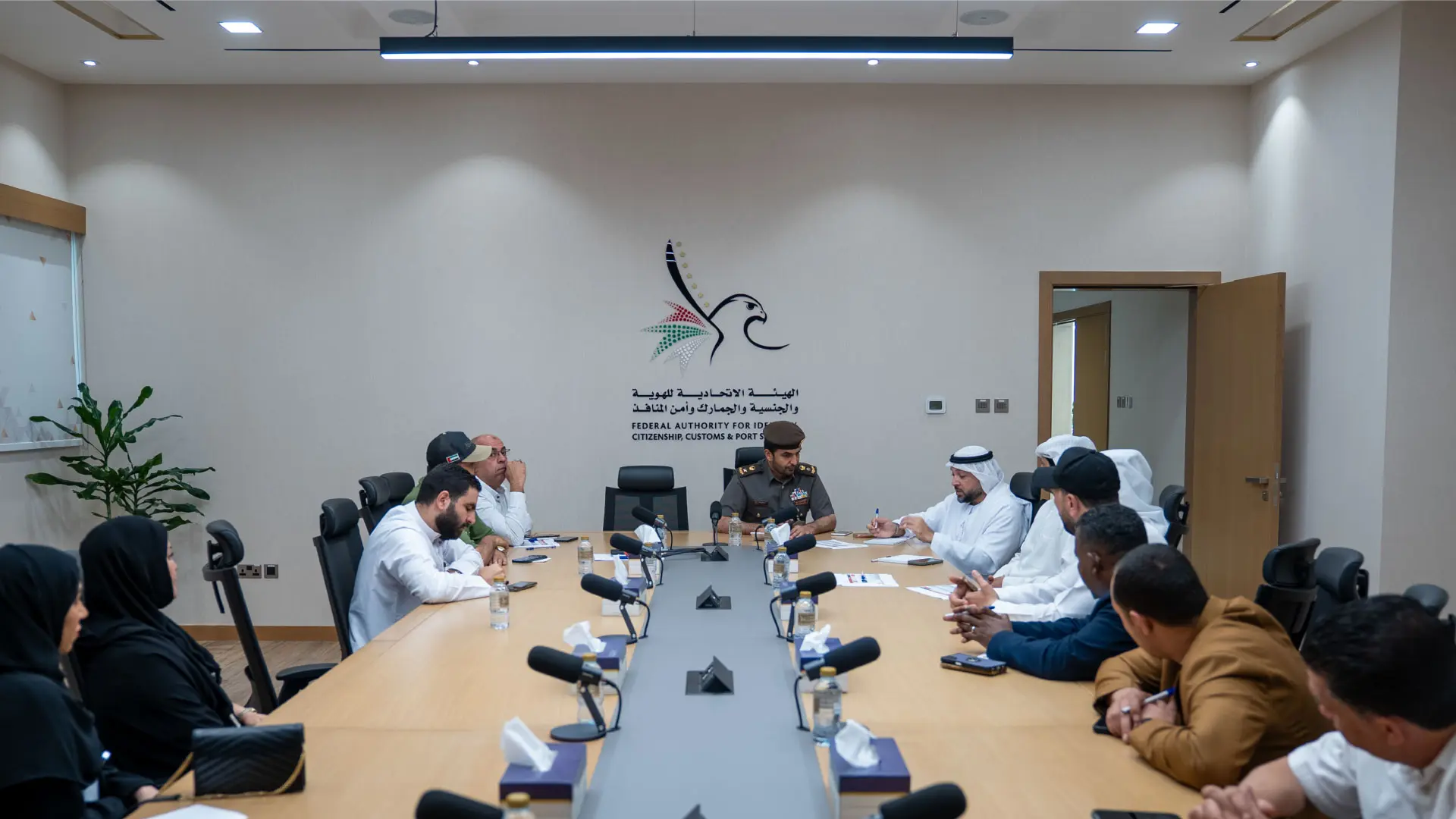 مجلس مركز سعادة المتعاملين – الظفرة يناقش تطوير خدمات المنشآت